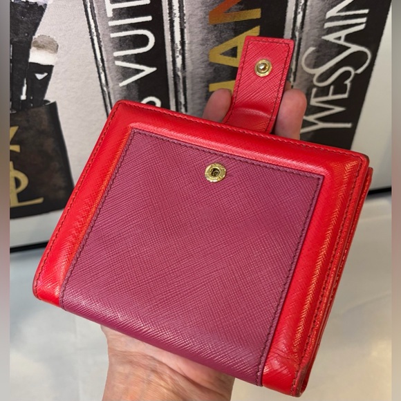 ❤️🩷SALVATORE FERRAGAMO
MEASUREMENTS IN PHOTOS 
FEEL FREE TO ASK QUESTIONS-EUC🩷❤️ - Picture 9 of 14